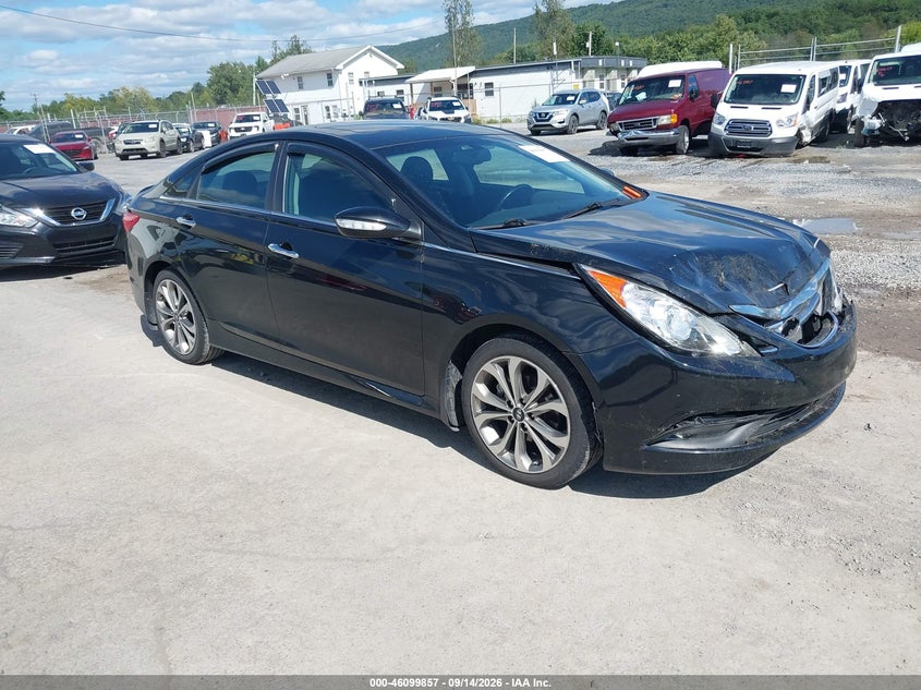 Photo of the 2014 HYUNDAI SONATA SE