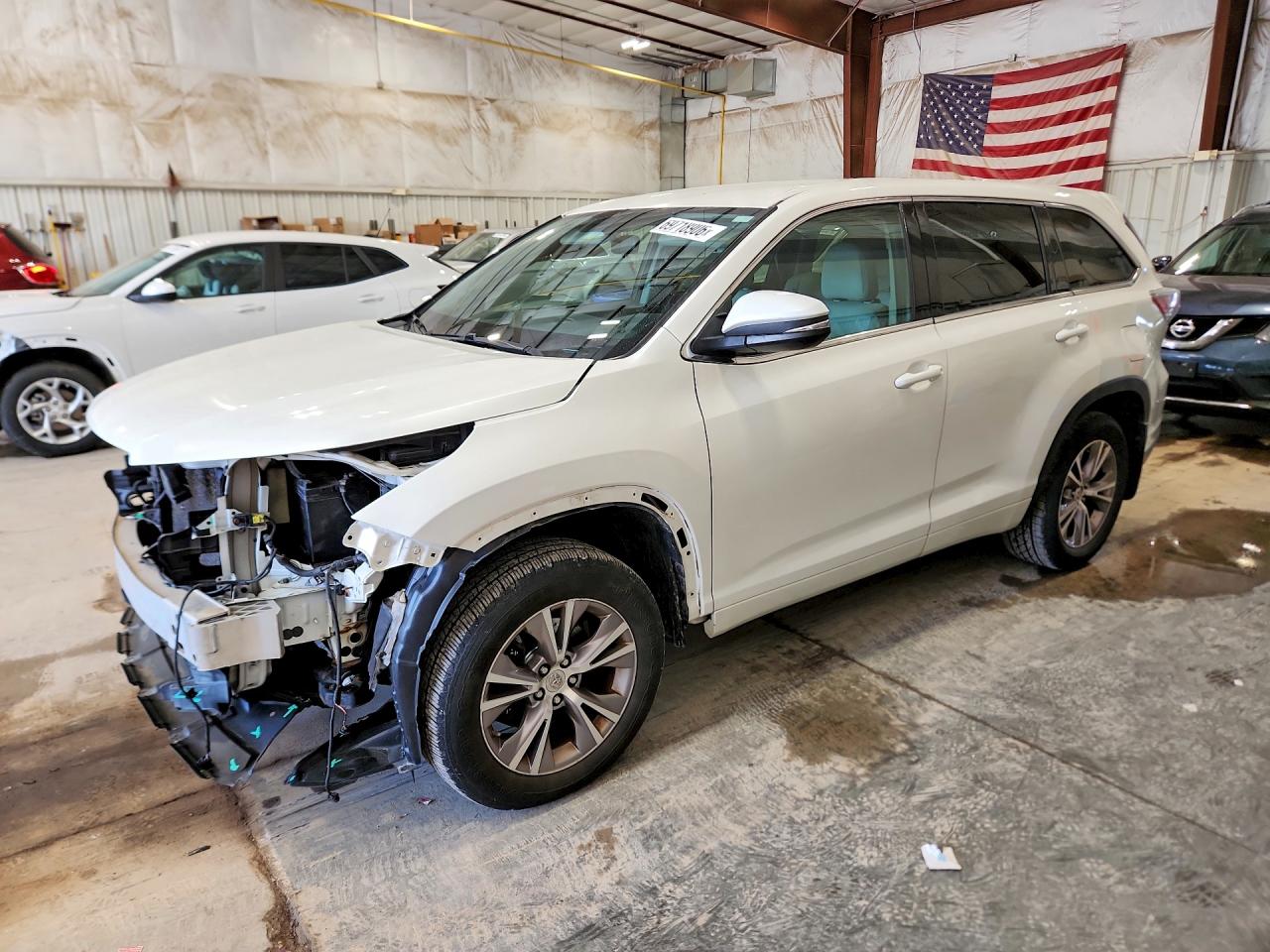 Photo of the 2015 TOYOTA HIGHLANDER LE PLUS