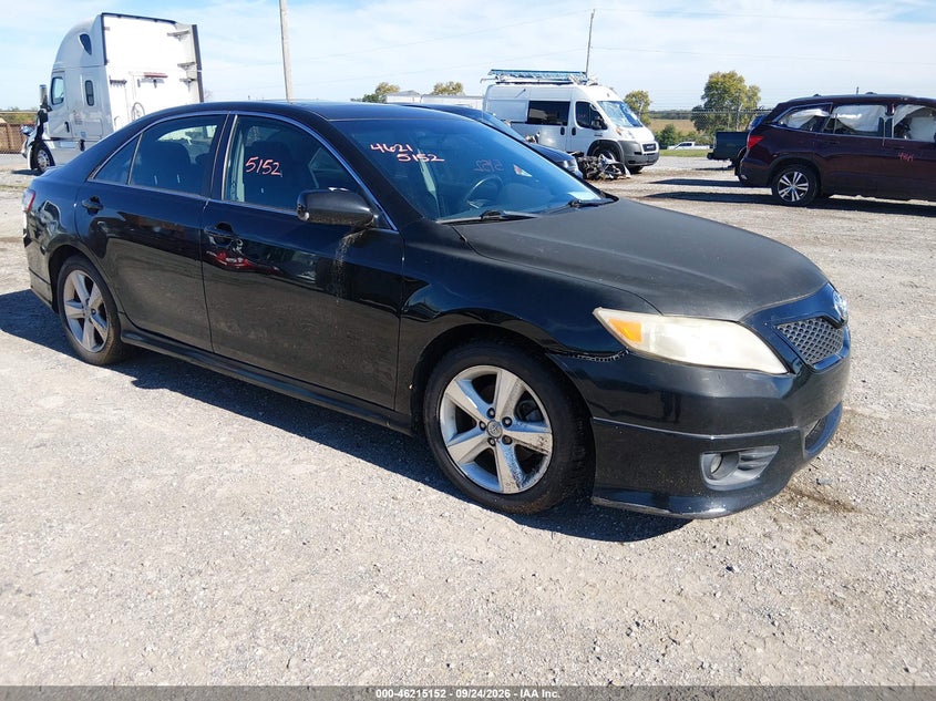 Photo of the 2011 TOYOTA CAMRY SE