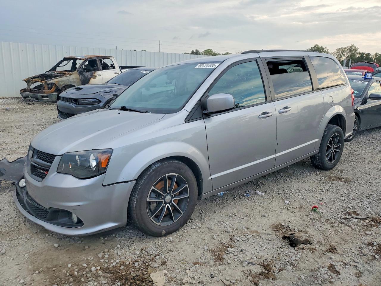 Photo of the 2018 DODGE GRAND CARAVAN SE