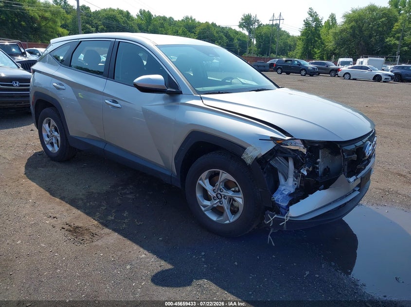 Photo of the 2024 HYUNDAI TUCSON SE