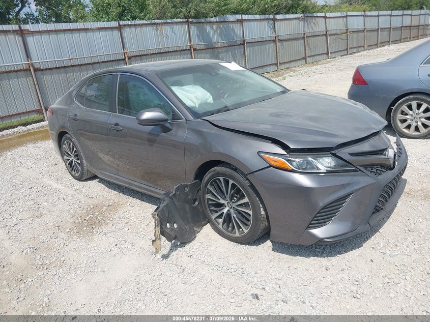 Photo of the 2018 TOYOTA CAMRY SE