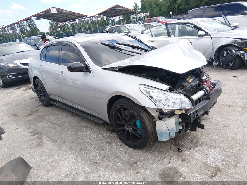 Photo of the 2010 INFINITI G37X