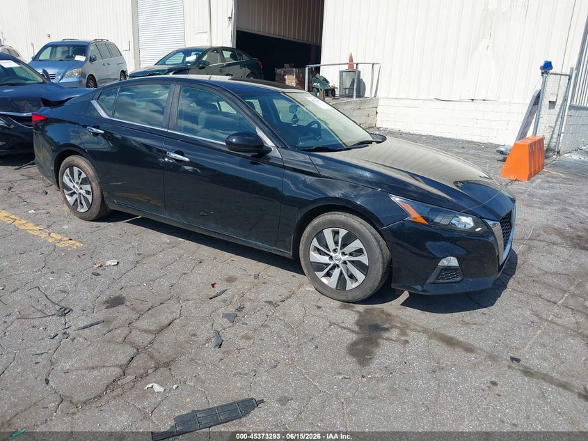 Photo of the 2022 NISSAN ALTIMA S FWD