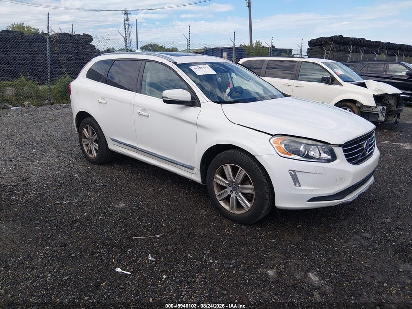 Photo of the 2017 VOLVO XC60 T5 INSCRIPTION