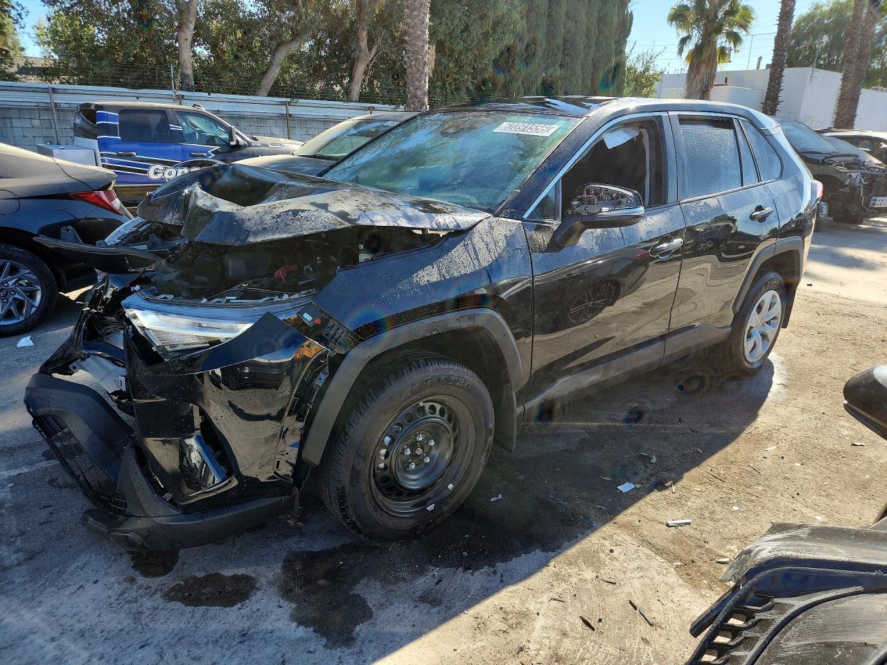 Photo of the 2025 TOYOTA RAV4 LE