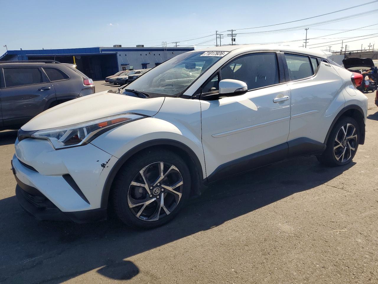 Photo of the 2018 TOYOTA C-HR XLE