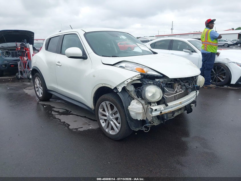 Photo of the 2013 NISSAN JUKE SV