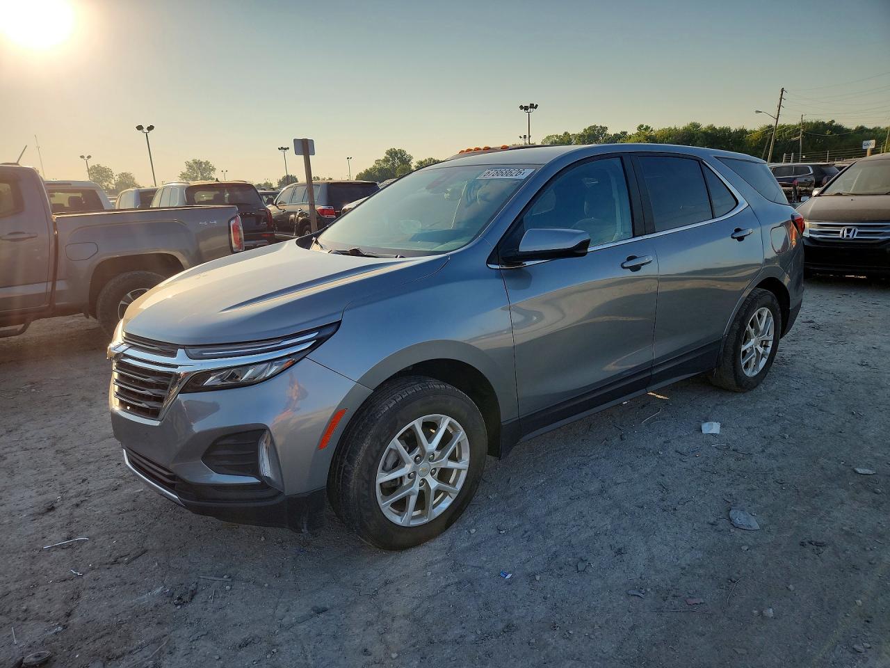 Photo of the 2023 CHEVROLET EQUINOX LT