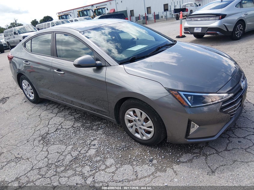 Photo of the 2019 HYUNDAI ELANTRA SE