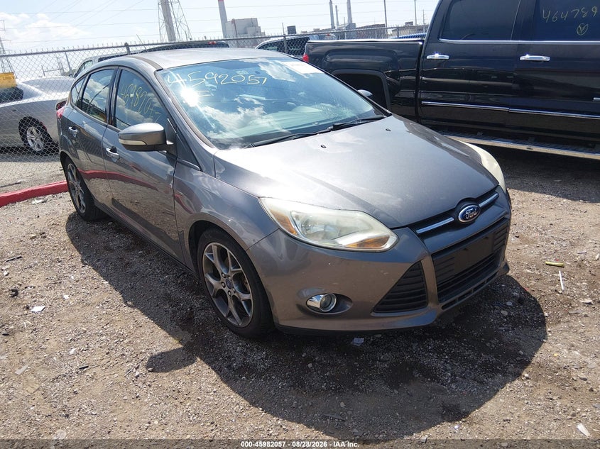Photo of the 2014 FORD FOCUS SE