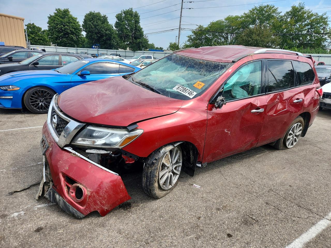 Photo of the 2015 NISSAN PATHFINDER SV