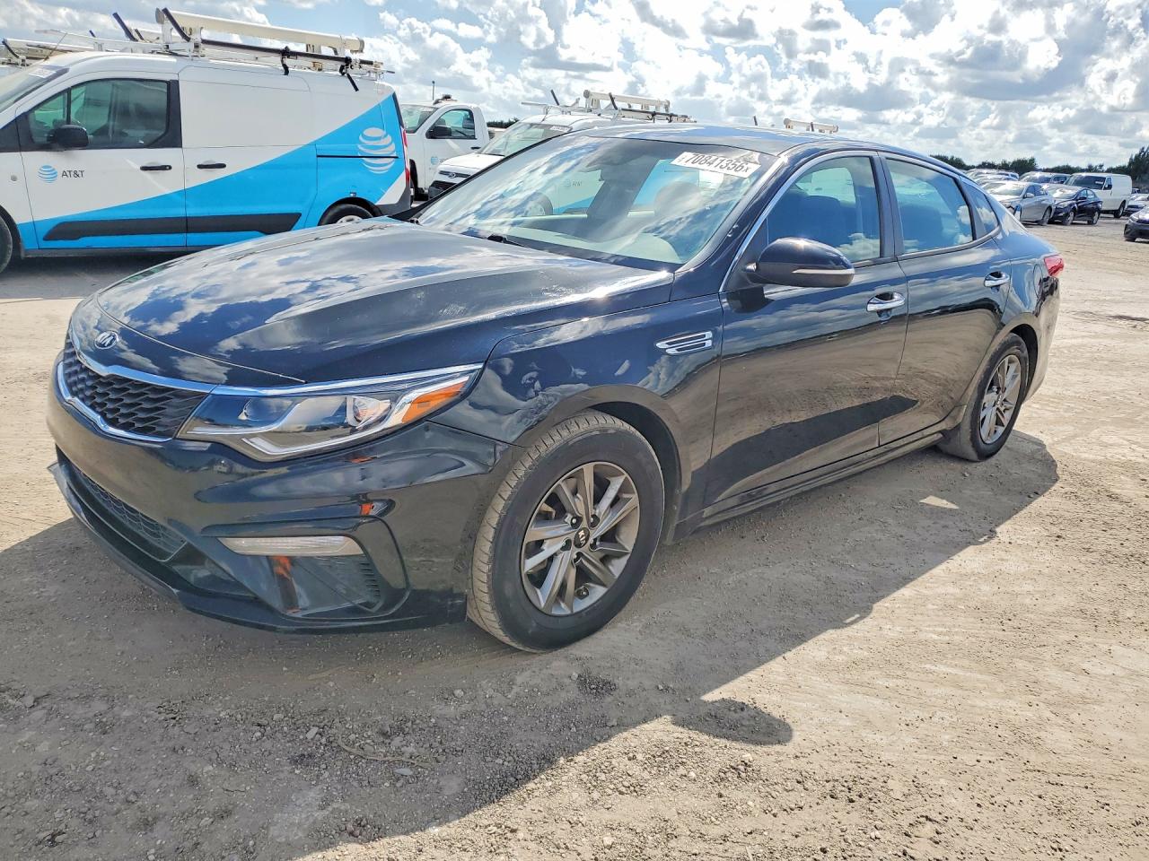 Photo of the 2019 KIA OPTIMA LX