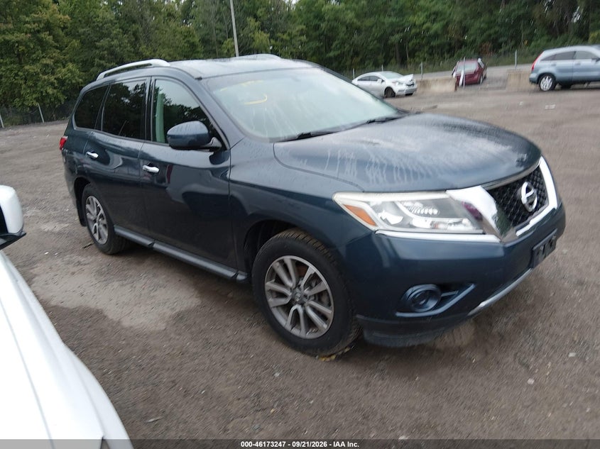 Photo of the 2013 NISSAN PATHFINDER SV