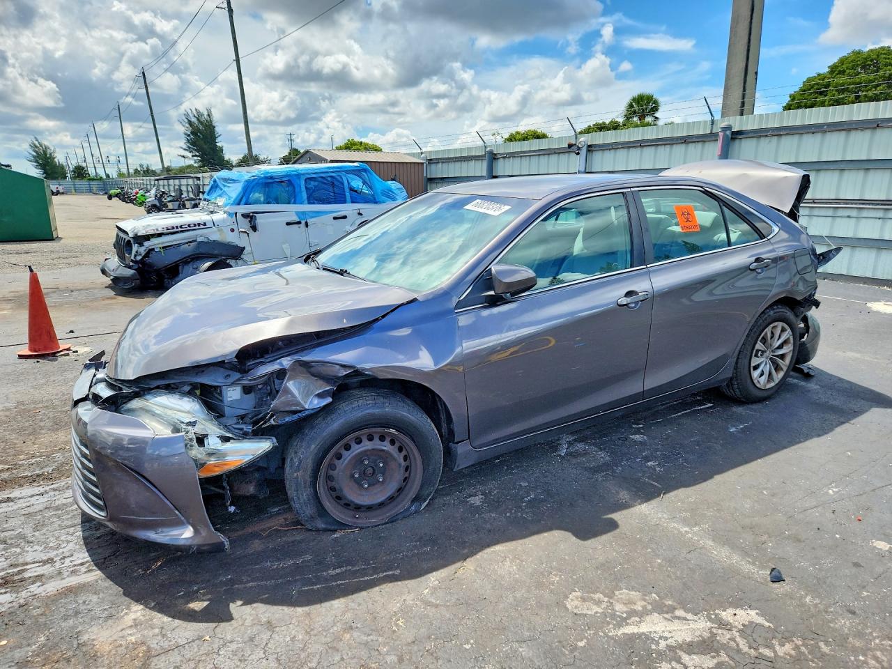 Photo of the 2015 TOYOTA CAMRY LE