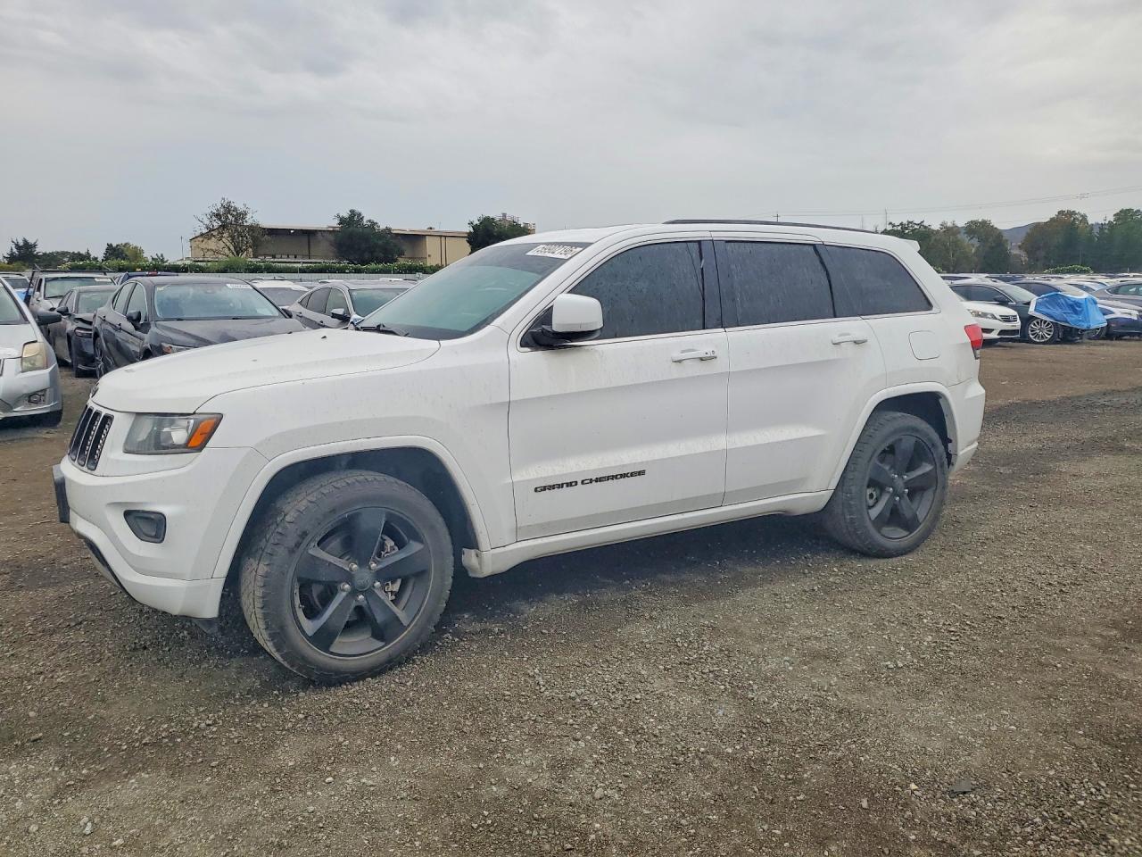 Photo of the 2015 JEEP GRAND CHEROKEE LAREDO