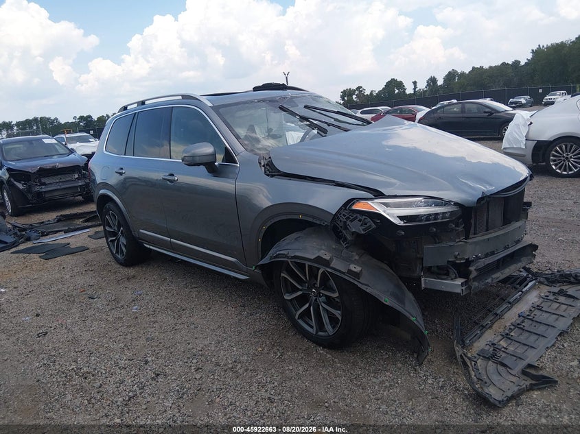 Photo of the 2016 VOLVO XC90 T6 MOMENTUM