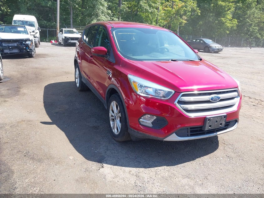 Photo of the 2017 FORD ESCAPE SE