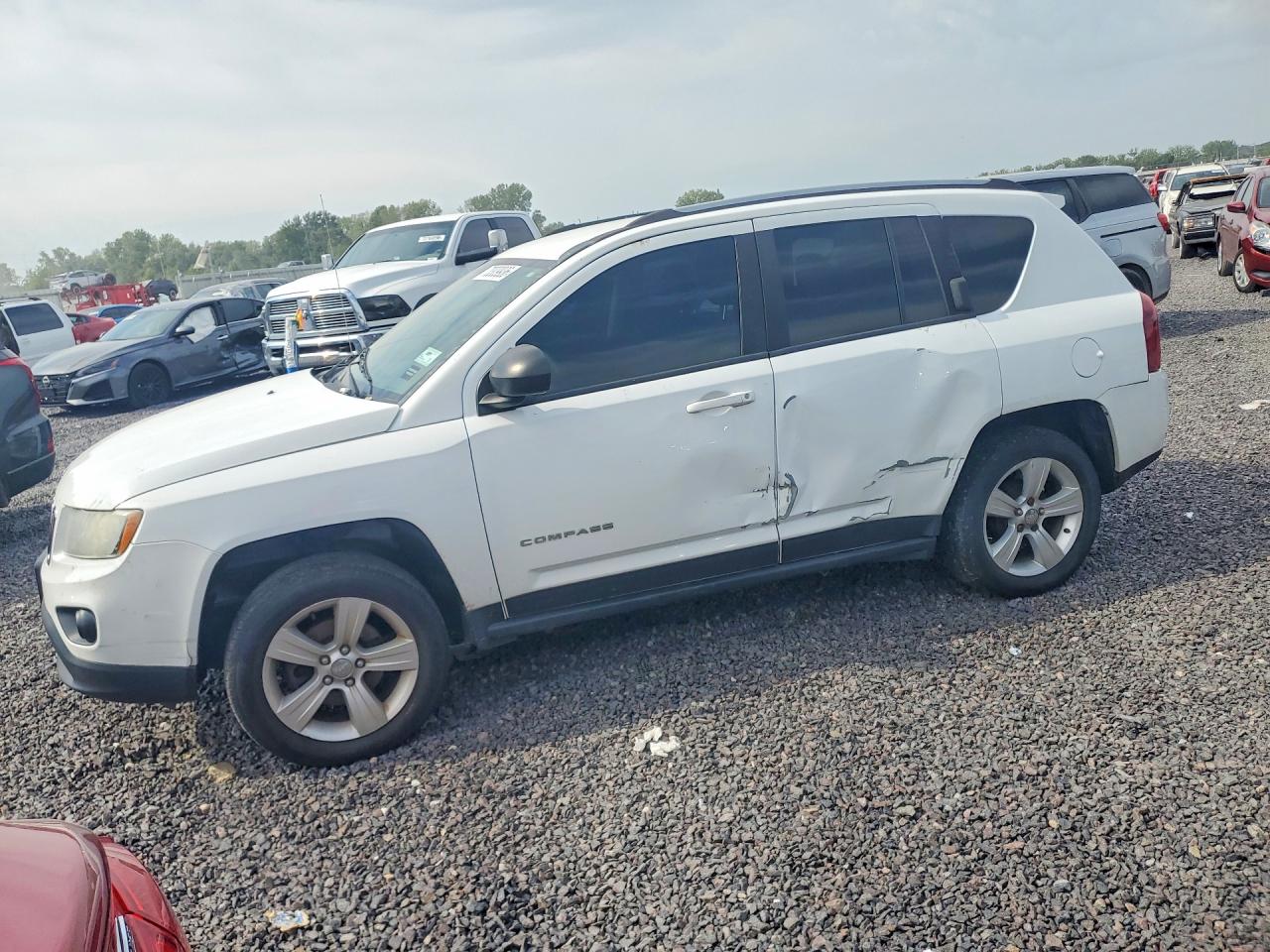 Photo of the 2016 JEEP COMPASS SPORT