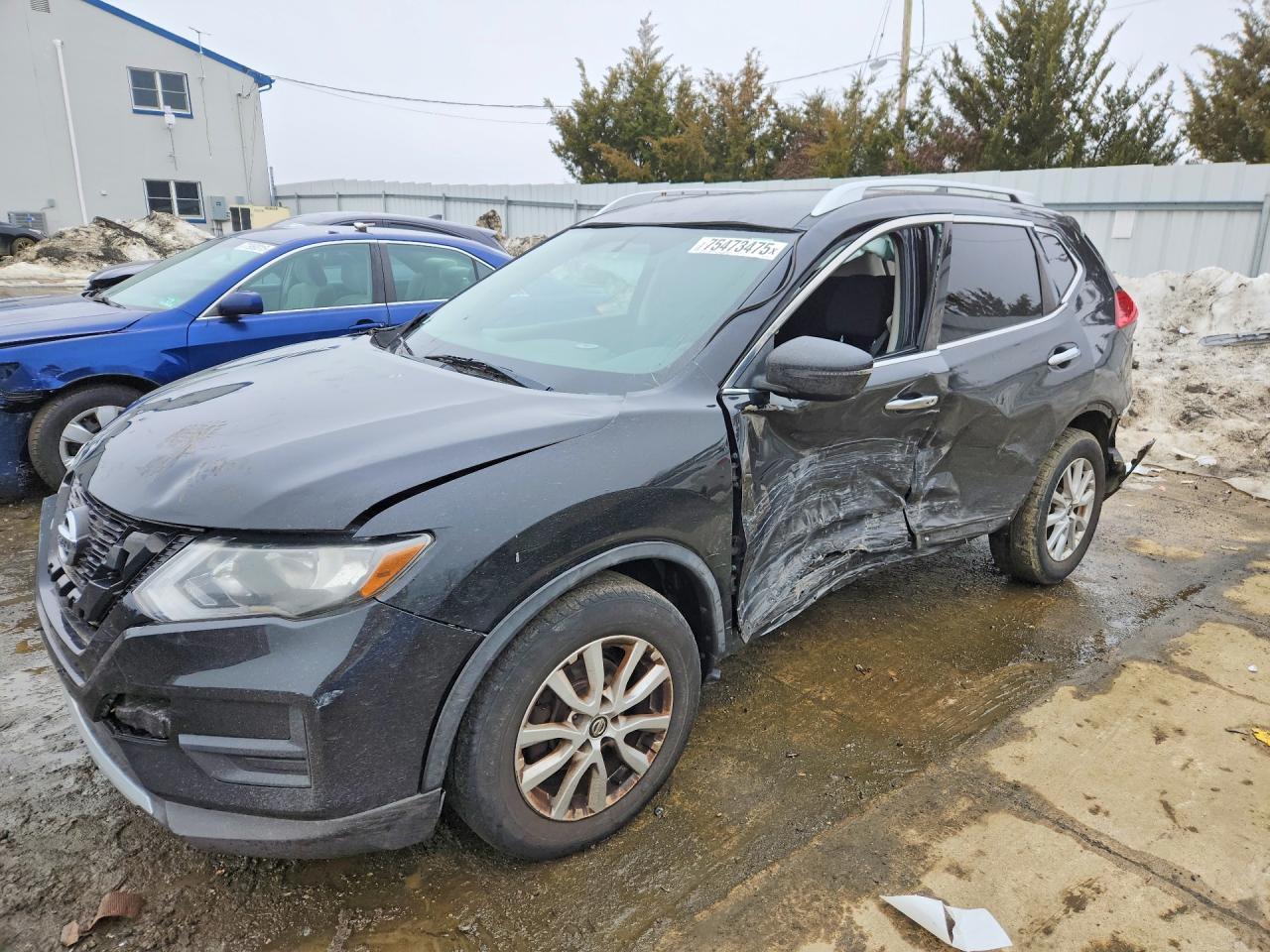 Photo of the 2017 NISSAN ROGUE S