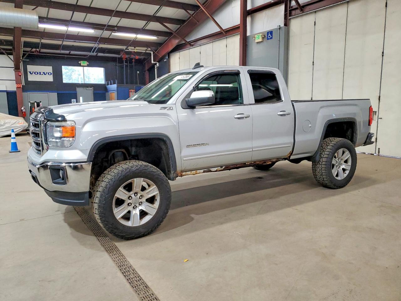 Photo of the 2015 GMC SIERRA K1500 SLE