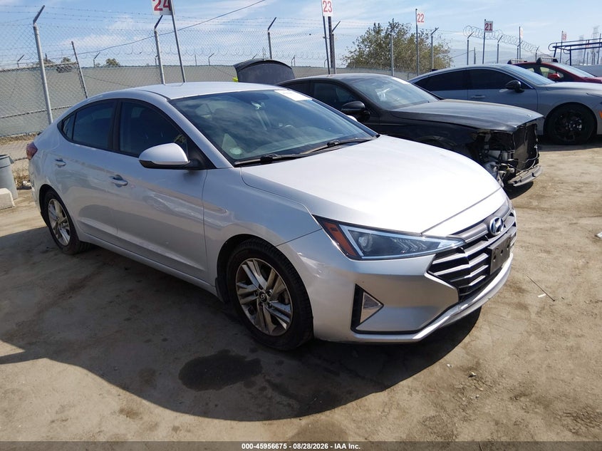 Photo of the 2019 HYUNDAI ELANTRA SEL