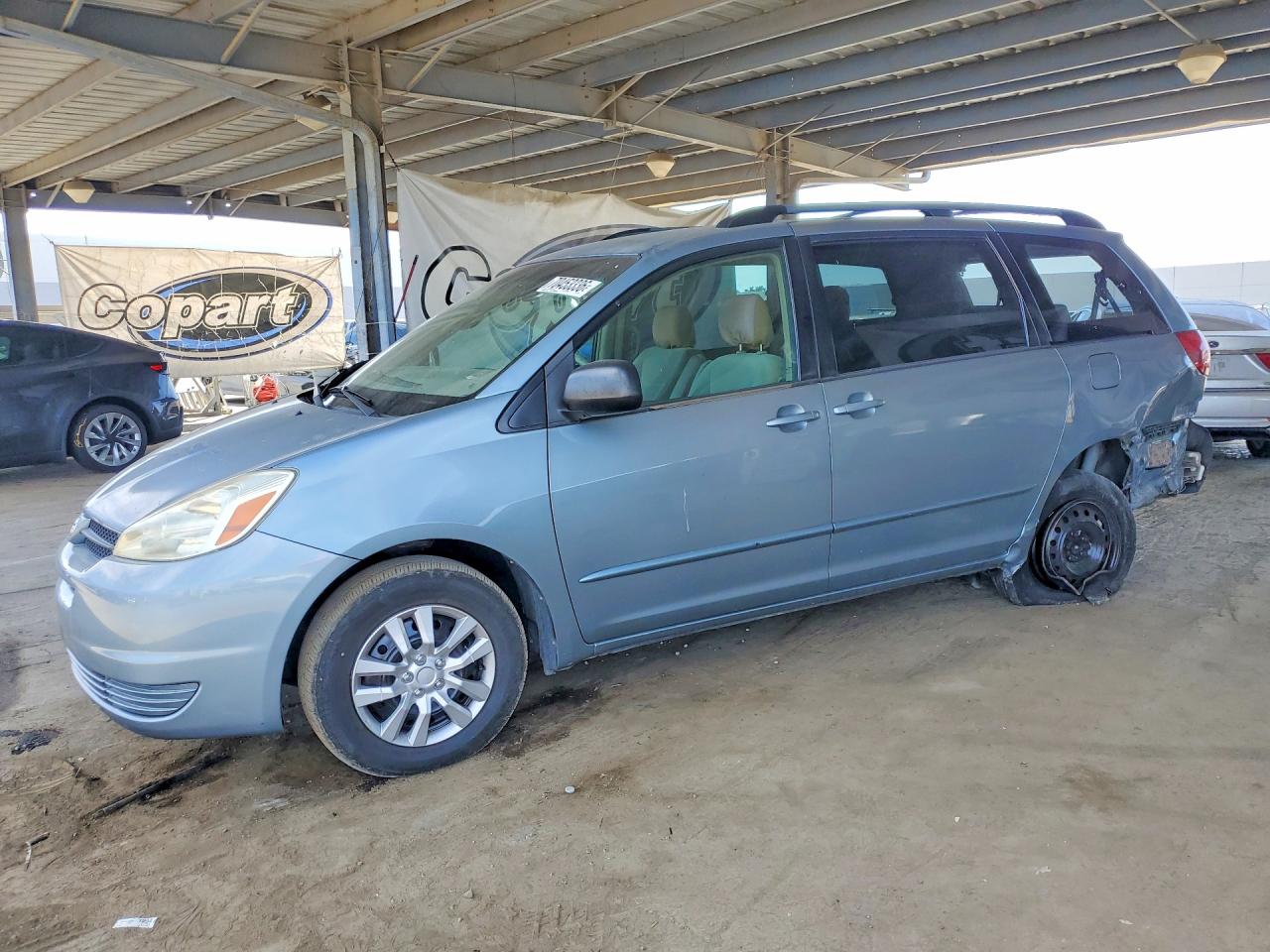 Photo of the 2004 TOYOTA SIENNA LE 7 PASSENGER