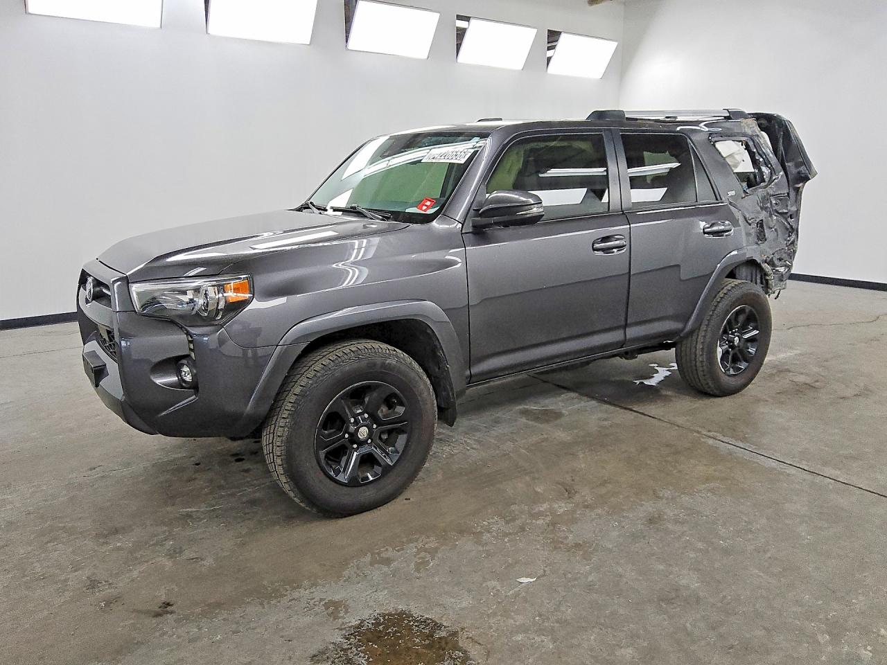 Photo of the 2021 TOYOTA 4RUNNER SR5 PREMIUM