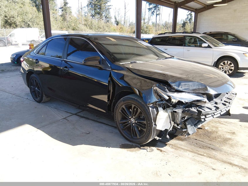 Photo of the 2015 TOYOTA CAMRY SE