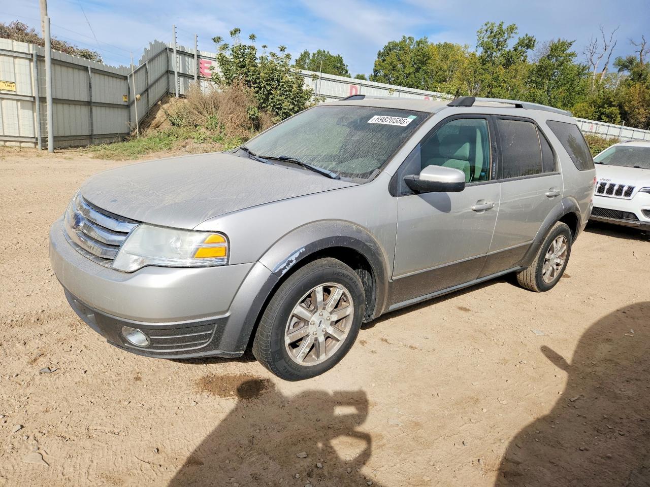 Photo of the 2008 FORD TAURUS X SEL