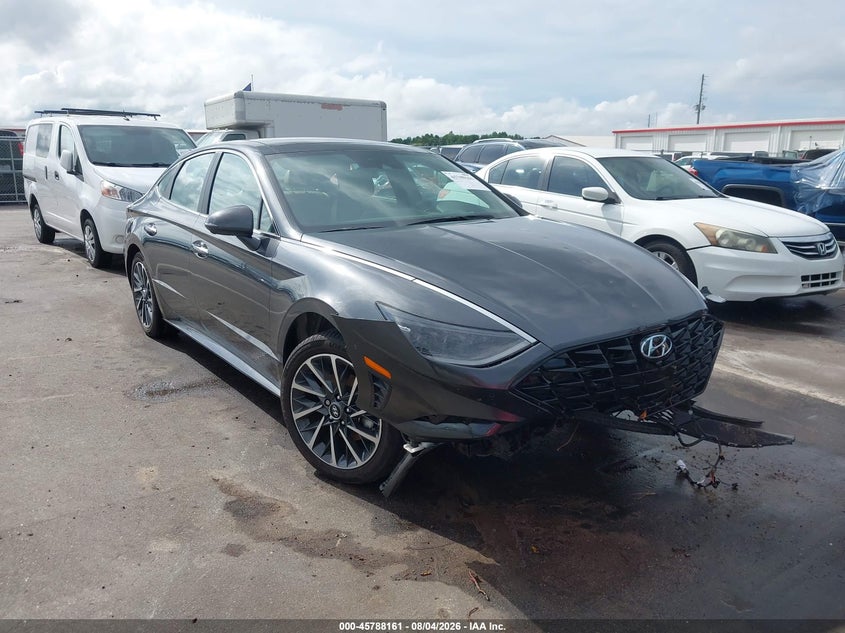 Photo of the 2020 HYUNDAI SONATA LIMITED