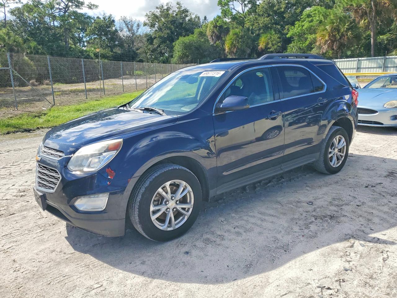 Photo of the 2017 CHEVROLET EQUINOX LT