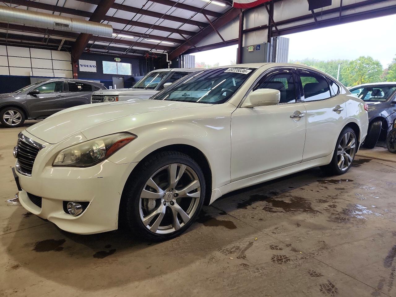 Photo of the 2013 INFINITI M37 X