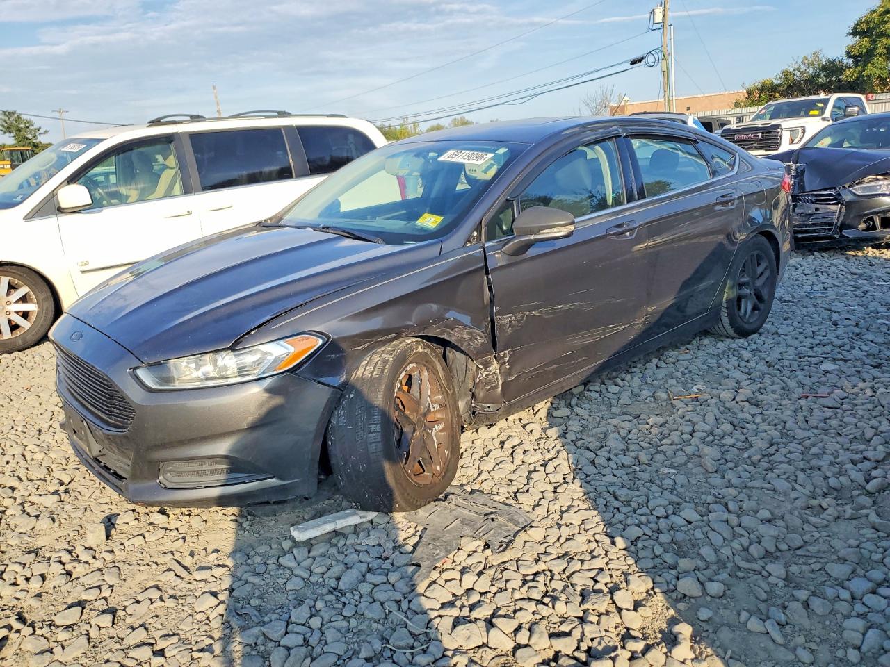Photo of the 2015 FORD FUSION SE