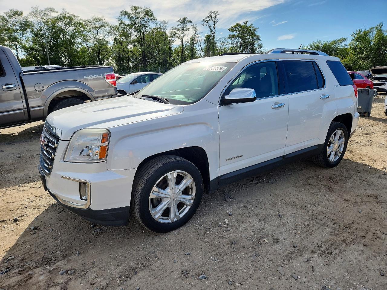 Photo of the 2016 GMC TERRAIN SLT