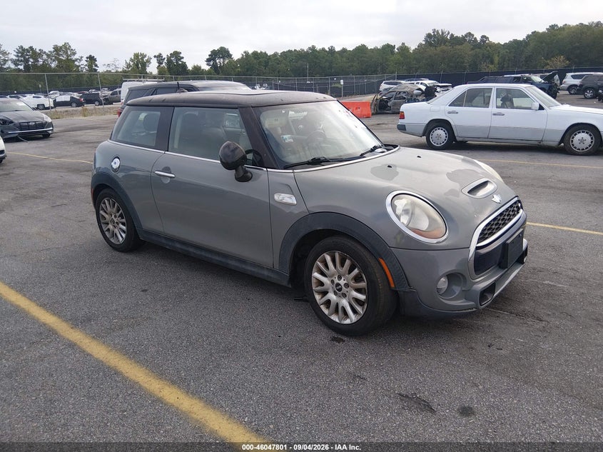 Photo of the 2014 MINI HARDTOP COOPER S