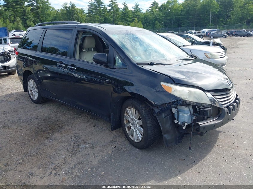 Photo of the 2011 TOYOTA SIENNA XLE