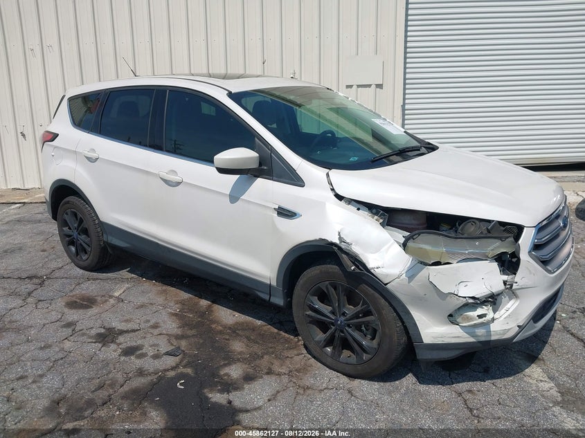 Photo of the 2017 FORD ESCAPE SE