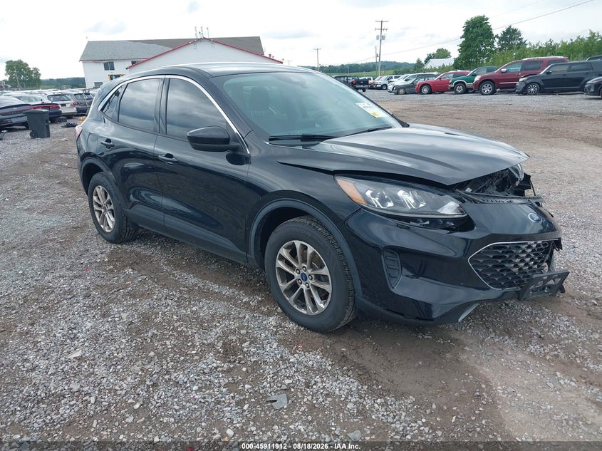 Photo of the 2021 FORD ESCAPE SE