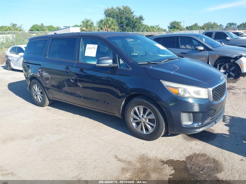Photo of the 2017 KIA SEDONA LX