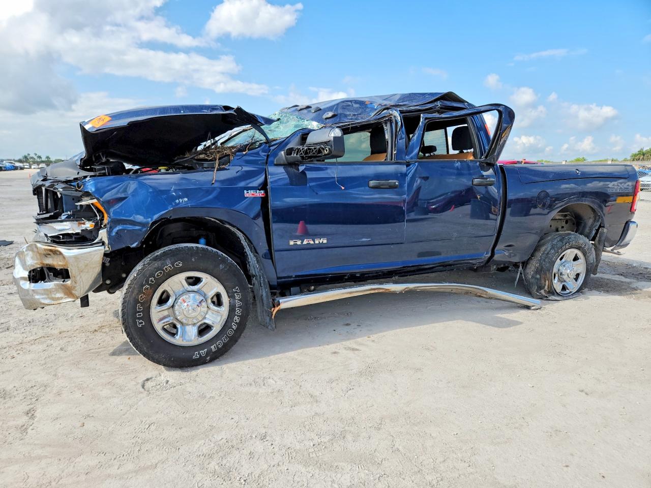 Photo of the 2022 RAM 2500 TRADESMAN