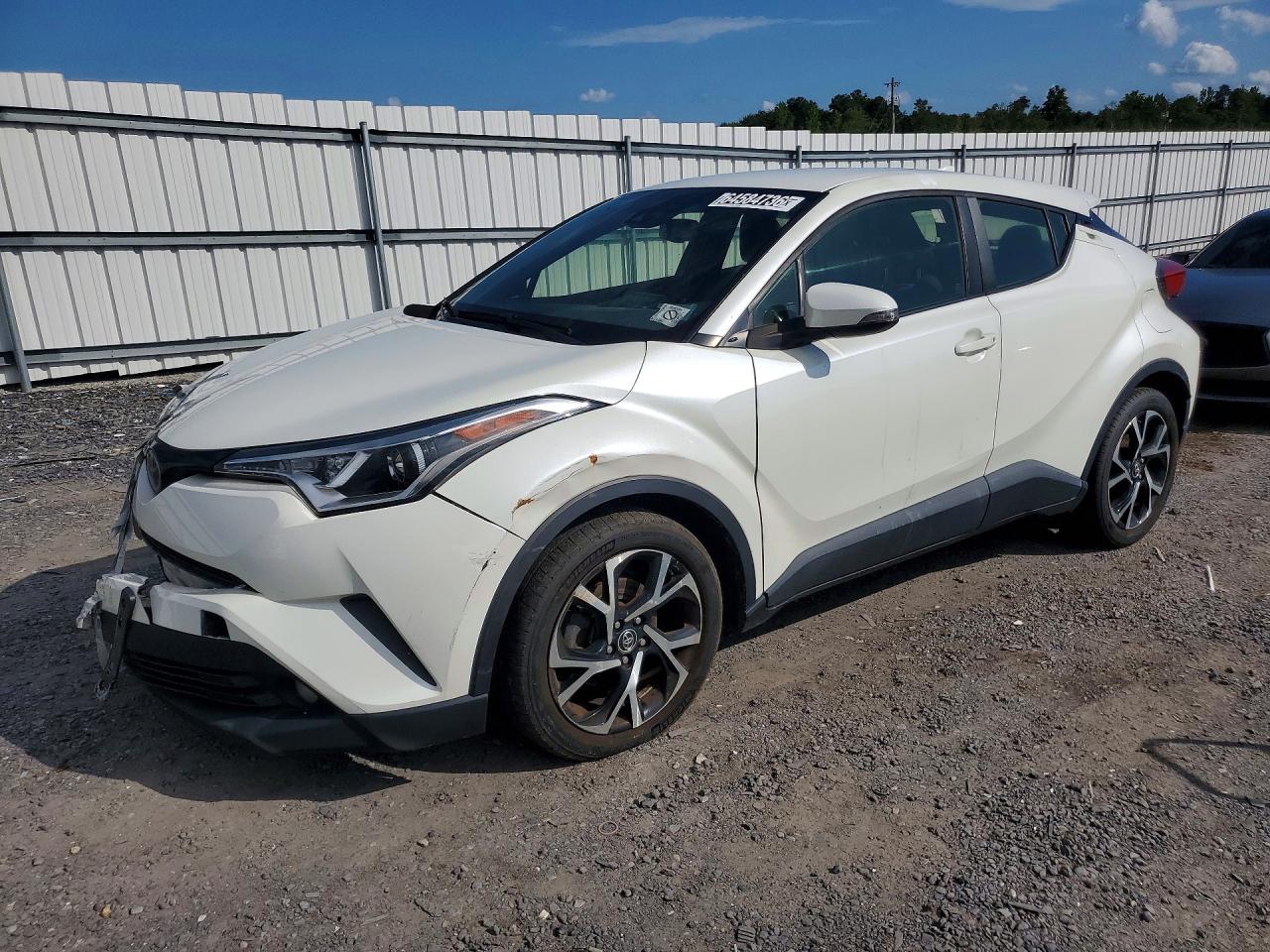 Photo of the 2018 TOYOTA C-HR XLE