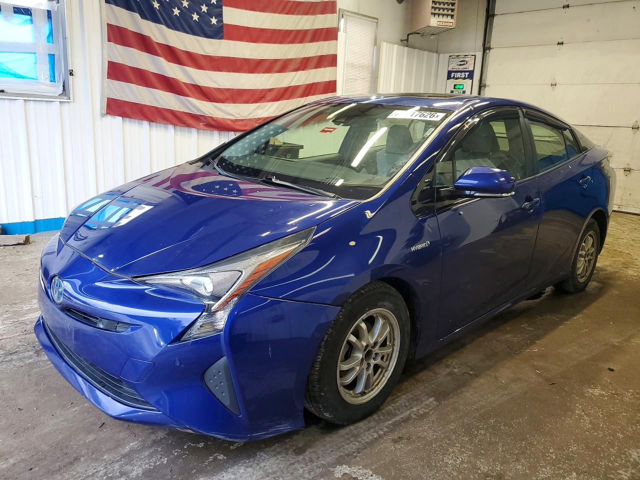 Photo of the 2018 TOYOTA PRIUS THREE