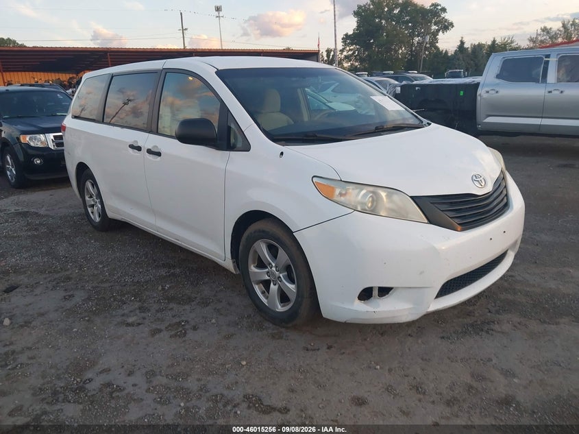 Photo of the 2013 TOYOTA SIENNA L V6 7 PASSENGER