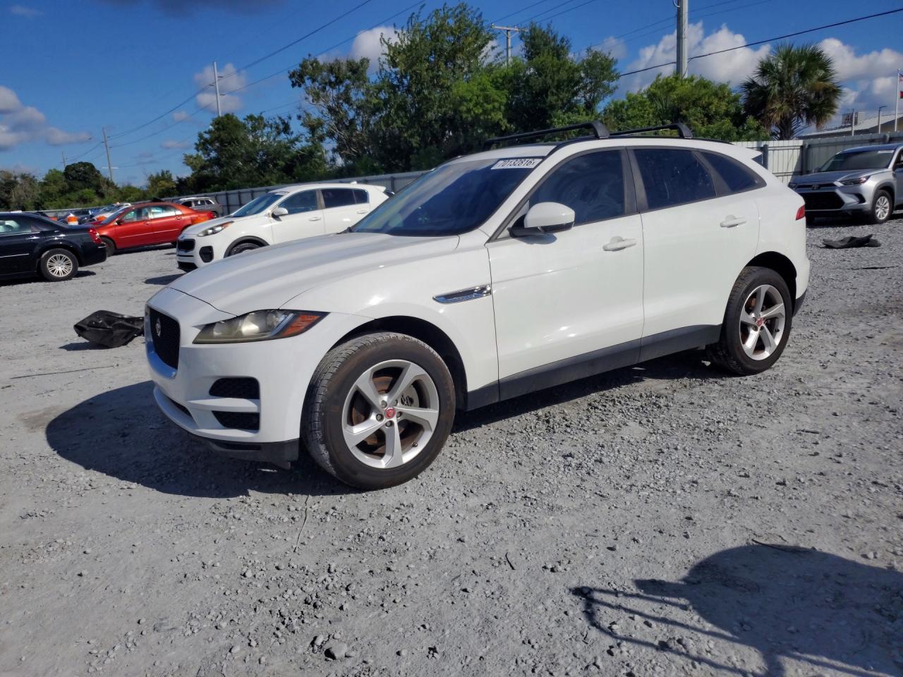 Photo of the 2018 JAGUAR F-PACE PREMIUM