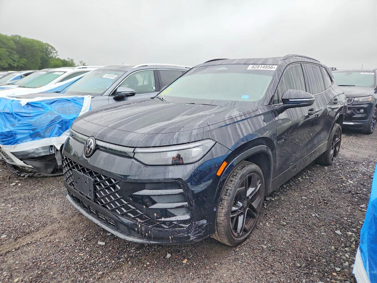 Photo of the 2025 VOLKSWAGEN TIGUAN SE R-LINE BLACK
