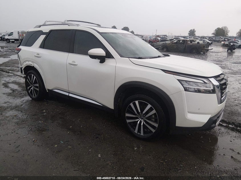 Photo of the 2024 NISSAN PATHFINDER PLATINUM FWD