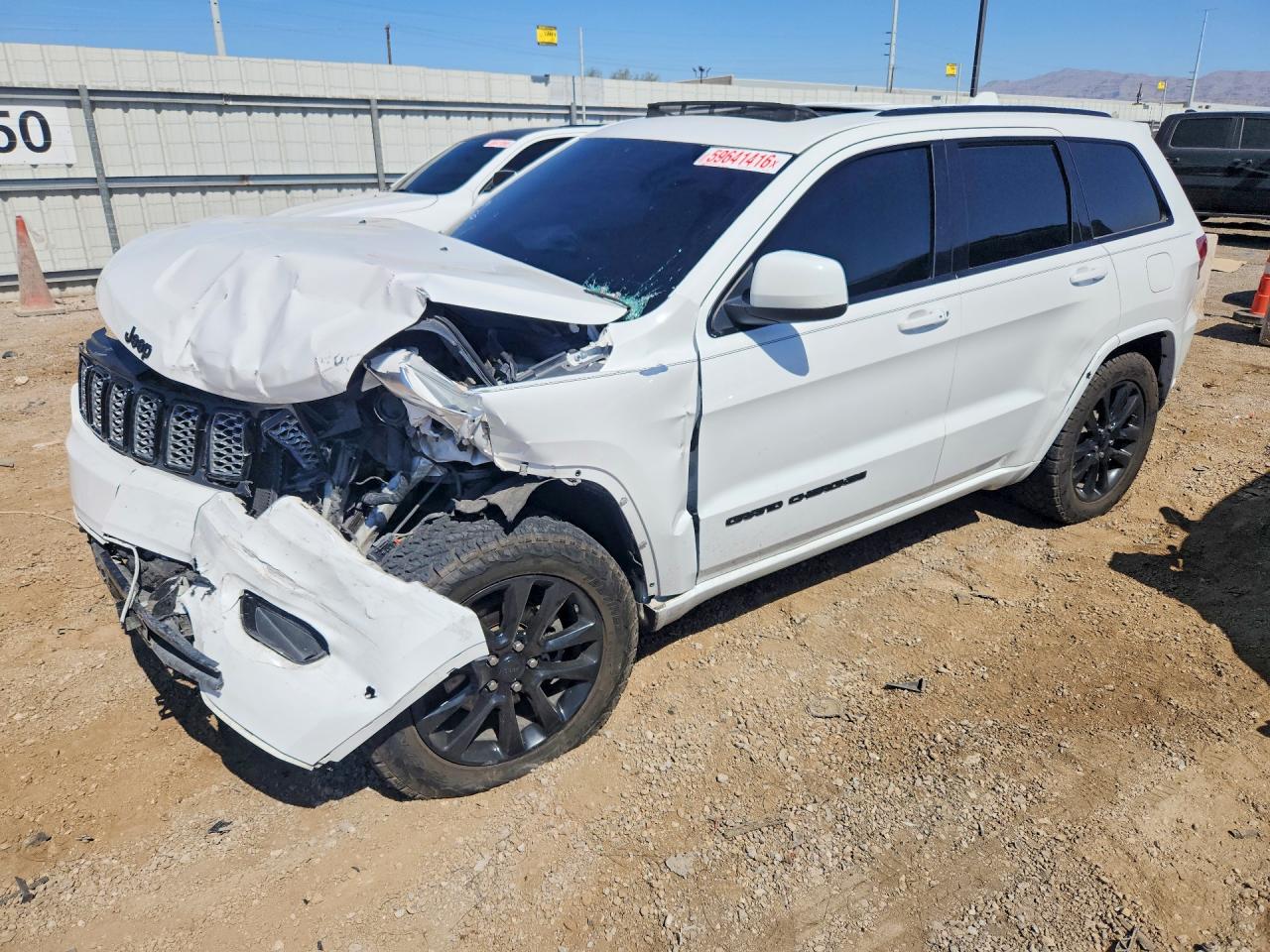 Photo of the 2017 JEEP GRAND CHEROKEE LAREDO