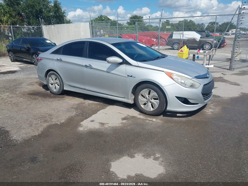 Photo of the 2015 HYUNDAI SONATA HYBRID