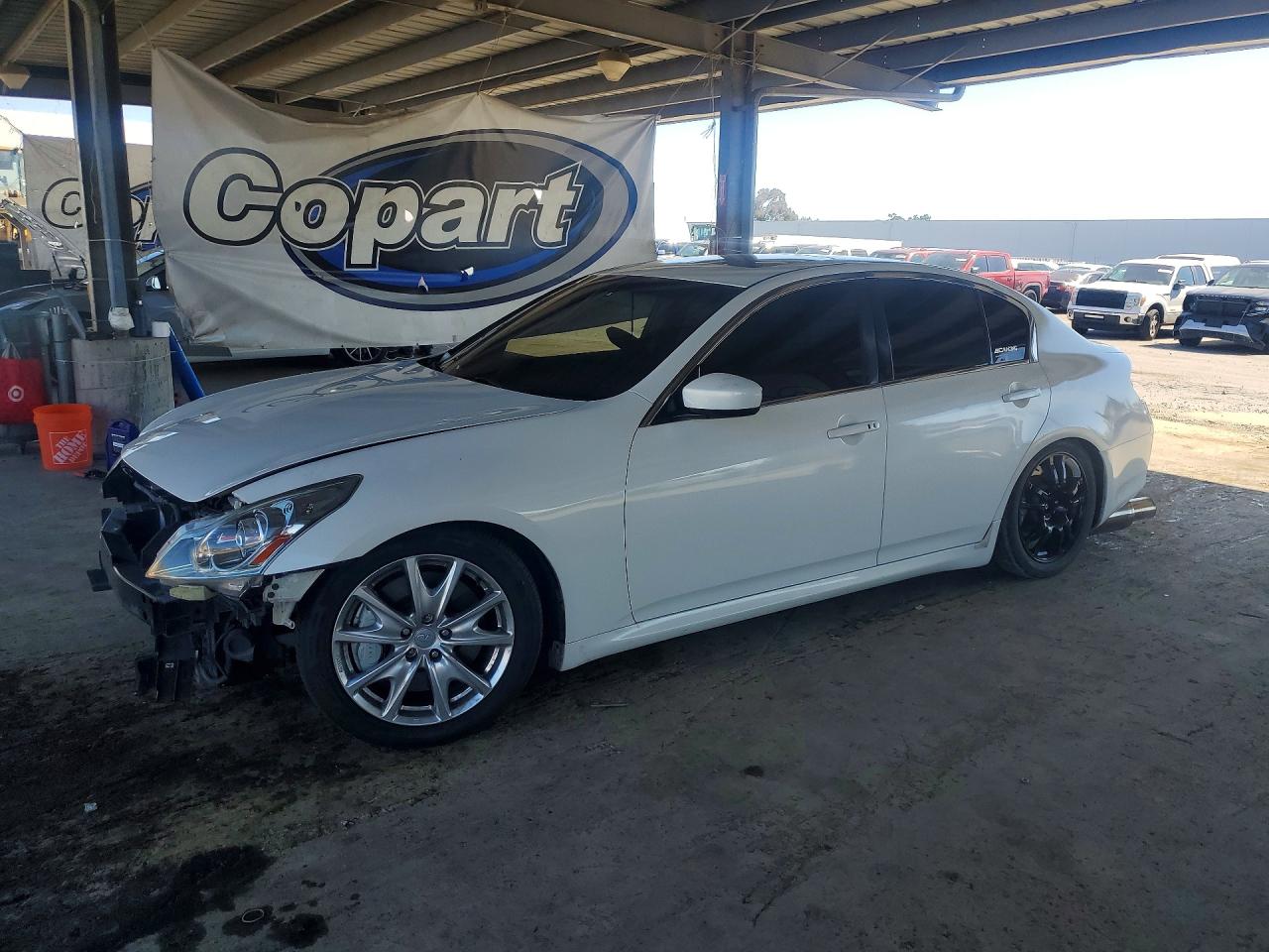 Photo of the 2011 INFINITI G37 SEDAN JOURNEY